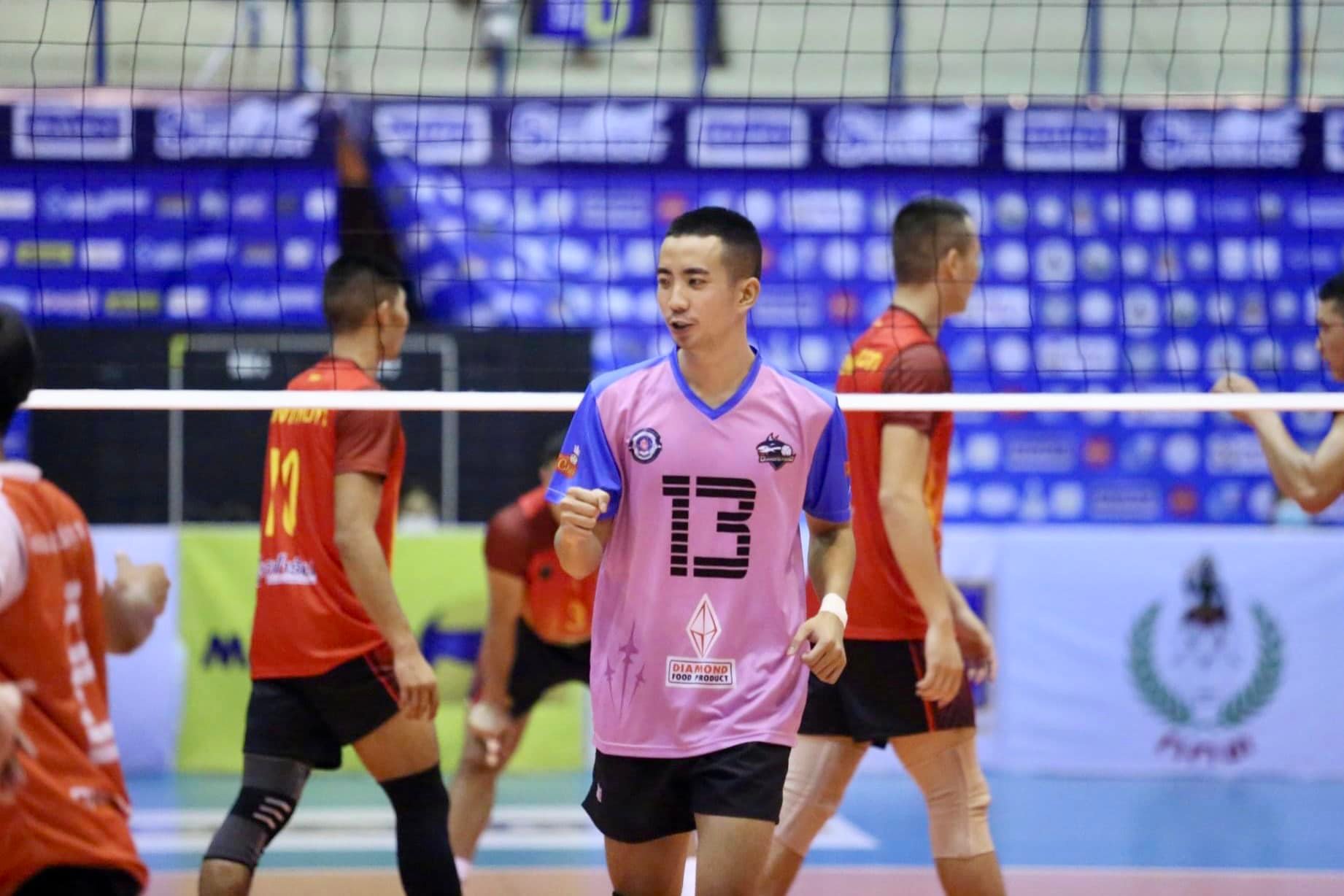 'เพชร ธนภณ' กับชีวิตเข้ารับใช้ชาติแต่ออร่าความหล่อยังเต็มสมฉายา 'มือเซตเทพบุตร'