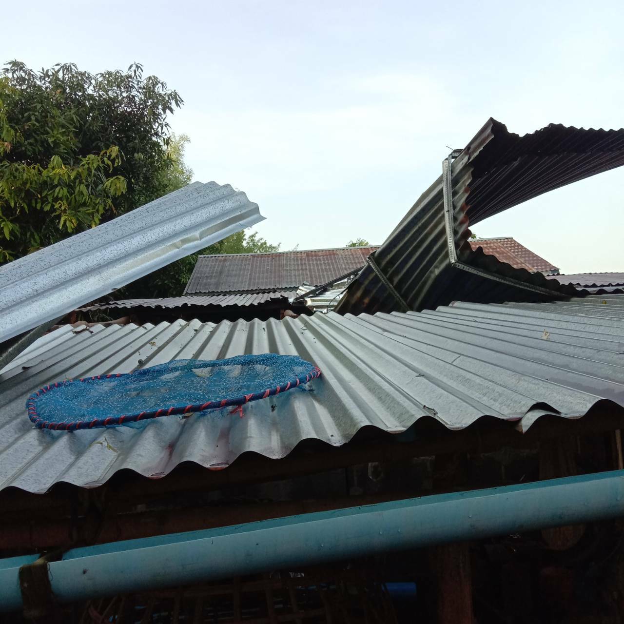 พายุฤดูร้อน! พัดถล่มสระแก้ว บ้านเรือน ร้านค้าเสียหายยับ พายุฤดูร้อน! พัดถล่มสระแก้ว บ้านเรือน ร้านค้าเสียหายยับ