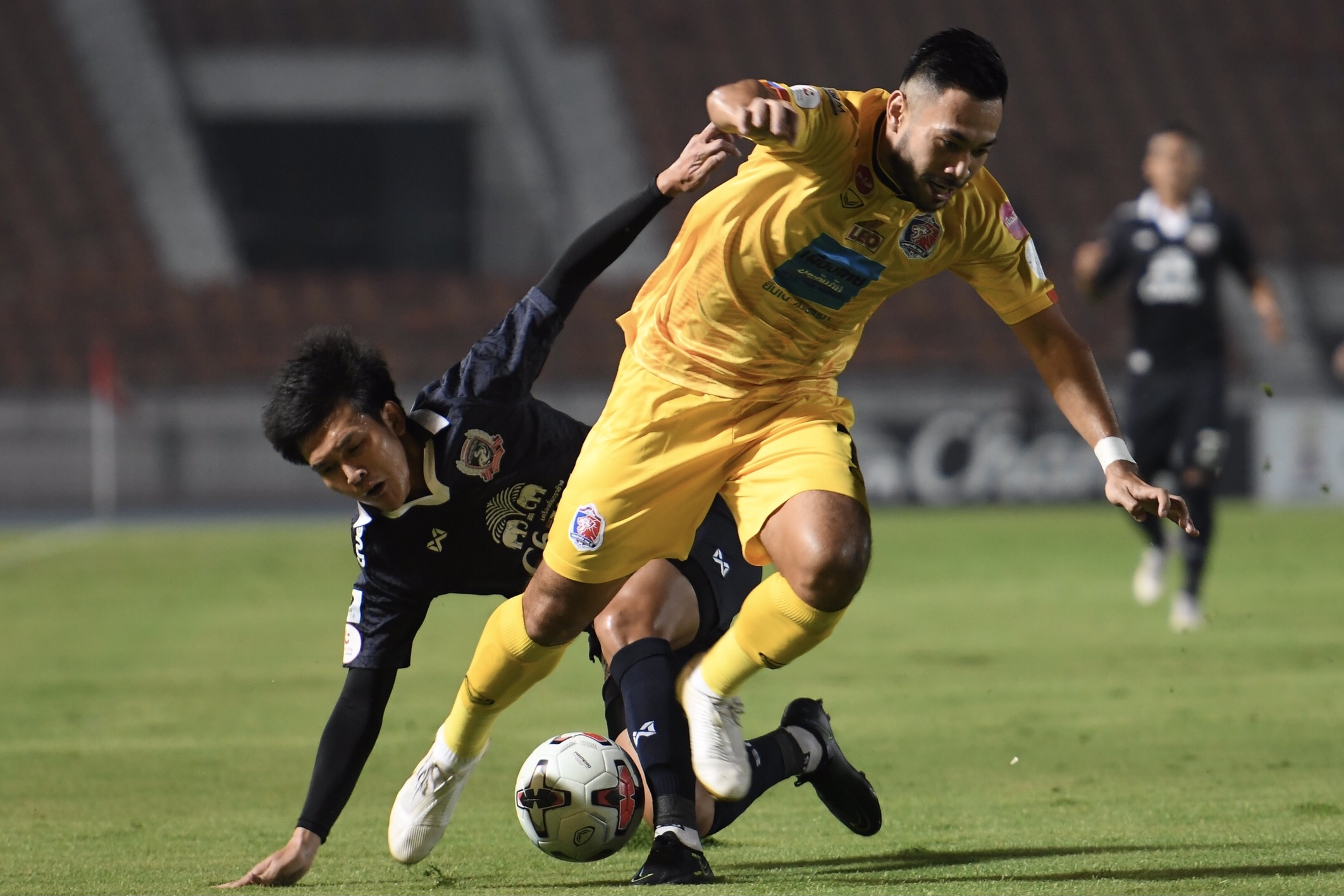 โบลี่ซัดเปิดงามหยด! 'ท่าเรือ' บุกฟัด 'สุพรรณบุรี' 2-0 ยังเกาะที่3แน่น โบลี่ซัดเปิดงามหยด! 'ท่าเรือ' บุกฟัด 'สุพรรณบุรี' 2-0 ยังเกาะที่3แน่น