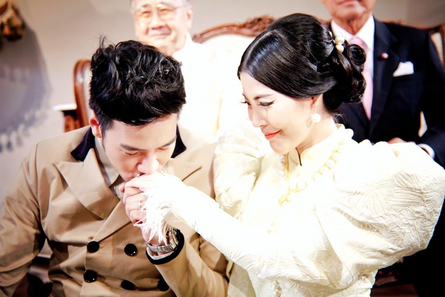 ครบรอบแต่งงาน 10 ปี โย่ง โพสต์ซึ้งถึง ก้อย ผู้หญิงที่หลงรักตั้งแต่ครั้งแรกที่ได้เจอ 