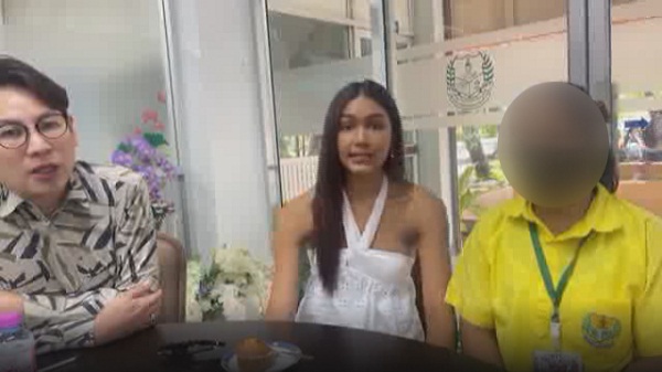 “พิ้งกี้ - แพรว” เคลียร์ดราม่าเมินใส่แฟนคลับ  (มีคลิป)