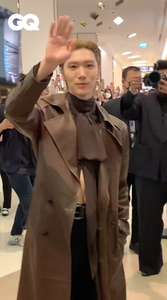 หล่อหรูคูลยกแพ็ค!! เปิดลุค ‘เตนล์ ชิตพล - มาร์ค ต้วน’ ร่วมอีเวนต์ Saint Laurent ในไทย หล่อหรูคูลยกแพ็ค!! เปิดลุค ‘เตนล์ ชิตพล - มาร์ค ต้วน’ ร่วมอีเวนต์ Saint Laurent ในไทย