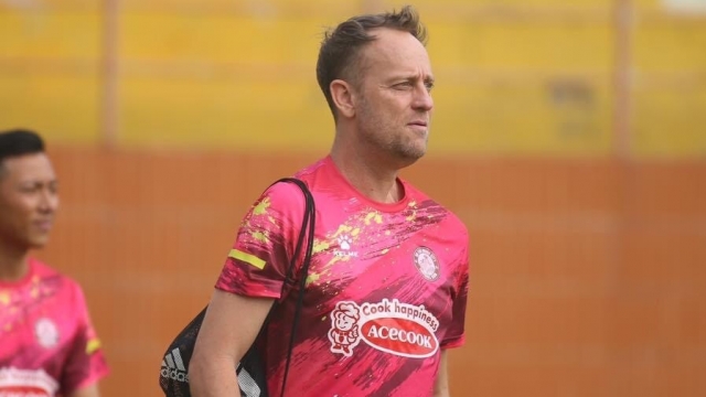 ประเด็นร้อนบอลไทย : คุยทุกเรื่องที่ไม่เคยเอ่ยที่ไหนพร้อมอัปเดตชีวิต 'เอ็กซ์ วสพล' นับตั้งแต่ออกจากทรูบียู