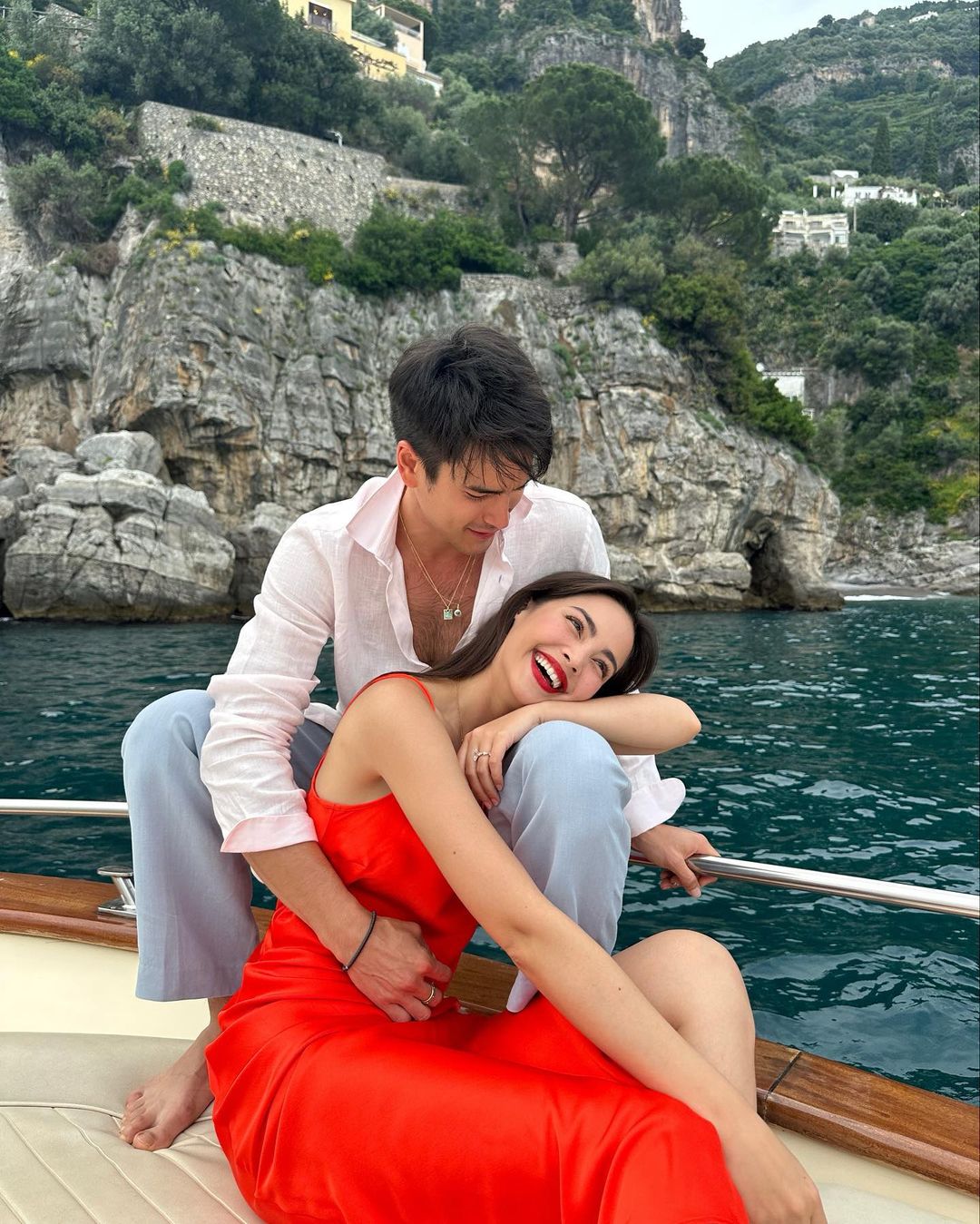 “ญาญ่า อุรัสยา” เล่าโมเมนต์สุดประทับใจ ร่วมงานวิวาห์หวาน “หมาก-คิม” (มีคลิป) “ญาญ่า อุรัสยา” เล่าโมเมนต์สุดประทับใจ ร่วมงานวิวาห์หวาน “หมาก-คิม” (มีคลิป)