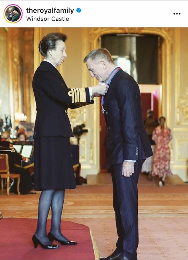 ยินดี!! 'แดเนียล เคร็ก' เข้ารับเครื่องราชฯ ชั้นเดียวกับ 'เจมส์ บอนด์' ยินดี!! 'แดเนียล เคร็ก' เข้ารับเครื่องราชฯ ชั้นเดียวกับ 'เจมส์ บอนด์'