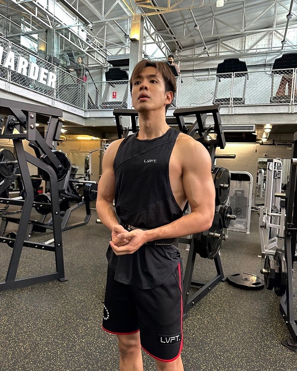 ฟิล์ม ธนภัทร เร่งปั้นหุ่นไม่กลัวคอมเมนต์คุกคามหลังโชว์ภาพถอดเสื้อถี่ (มีคลิป)        
