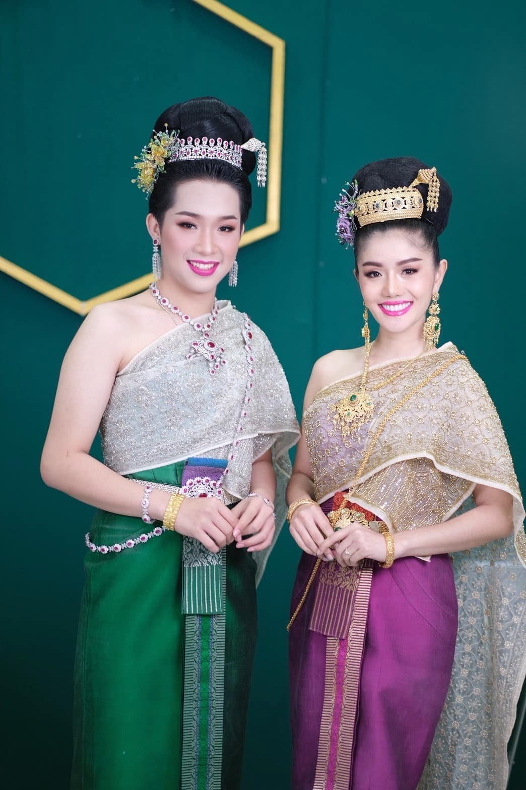 แพรวพราว แสงทอง ซุปตาร์หมอลำซิ่ง ติดเชื้อโควิด 19 พร้อมเข้ารับการรักษาทันที แพรวพราว แสงทอง ซุปตาร์หมอลำซิ่ง ติดเชื้อโควิด 19 พร้อมเข้ารับการรักษาทันที