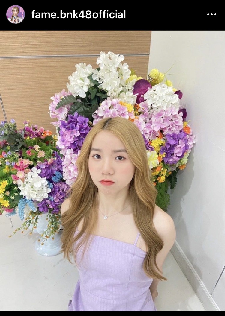 แฟนคลับแห่ชื่นชม “เฟม BNK48” สอนภาษามือแฟนคลับเพื่อสื่อสารกับผู้พิการในการได้ยิน แฟนคลับแห่ชื่นชม “เฟม BNK48” สอนภาษามือแฟนคลับเพื่อสื่อสารกับผู้พิการในการได้ยิน