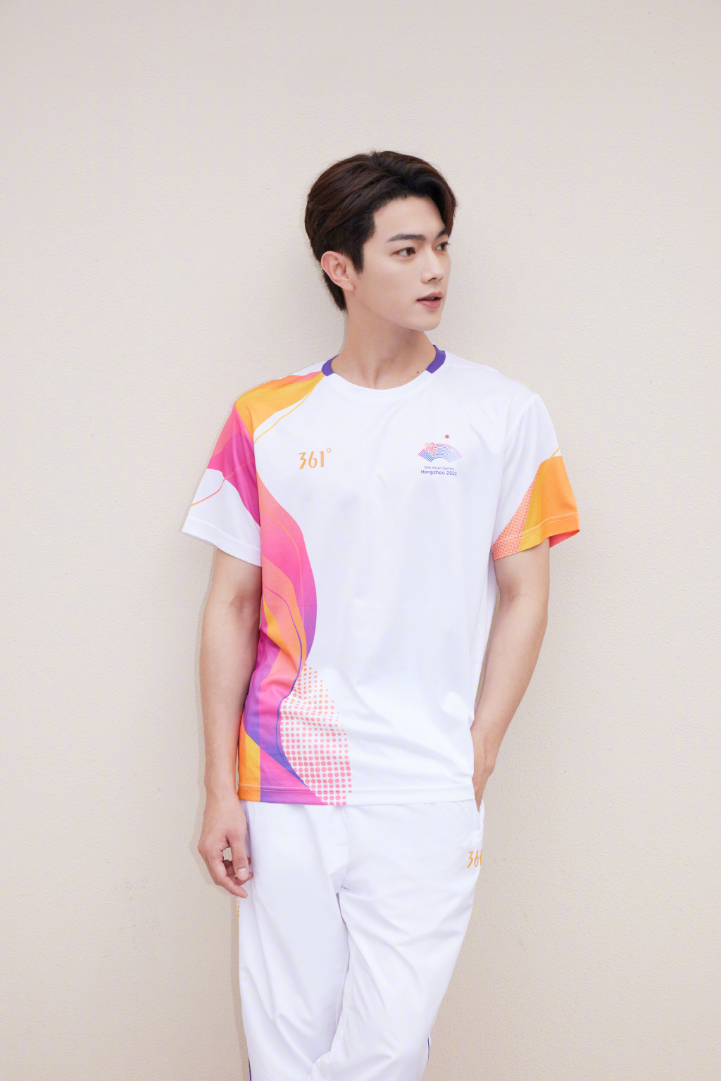 “สวี่ข่าย” วิ่งคบเพลิง Asian Games ครั้งที่ 19 (มีคลิป) “สวี่ข่าย” วิ่งคบเพลิง Asian Games ครั้งที่ 19 (มีคลิป)