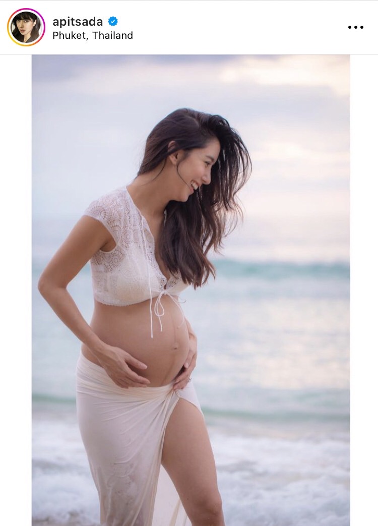 ไอซ์  อภิษฎา โพสต์ภาพตายายมารอดูหน้าหลานก่อนคลอด 