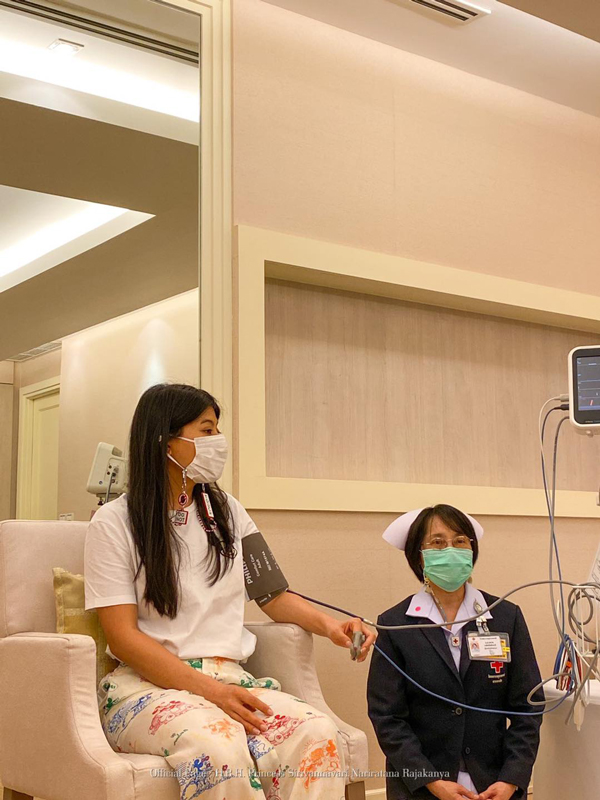 เจ้าฟ้าสิริวัณณวรีฯ ทรงรับการฉีดวัคซีนโควิดของแอสตราเซนเนกา เจ้าฟ้าสิริวัณณวรีฯ ทรงรับการฉีดวัคซีนโควิดของแอสตราเซนเนกา