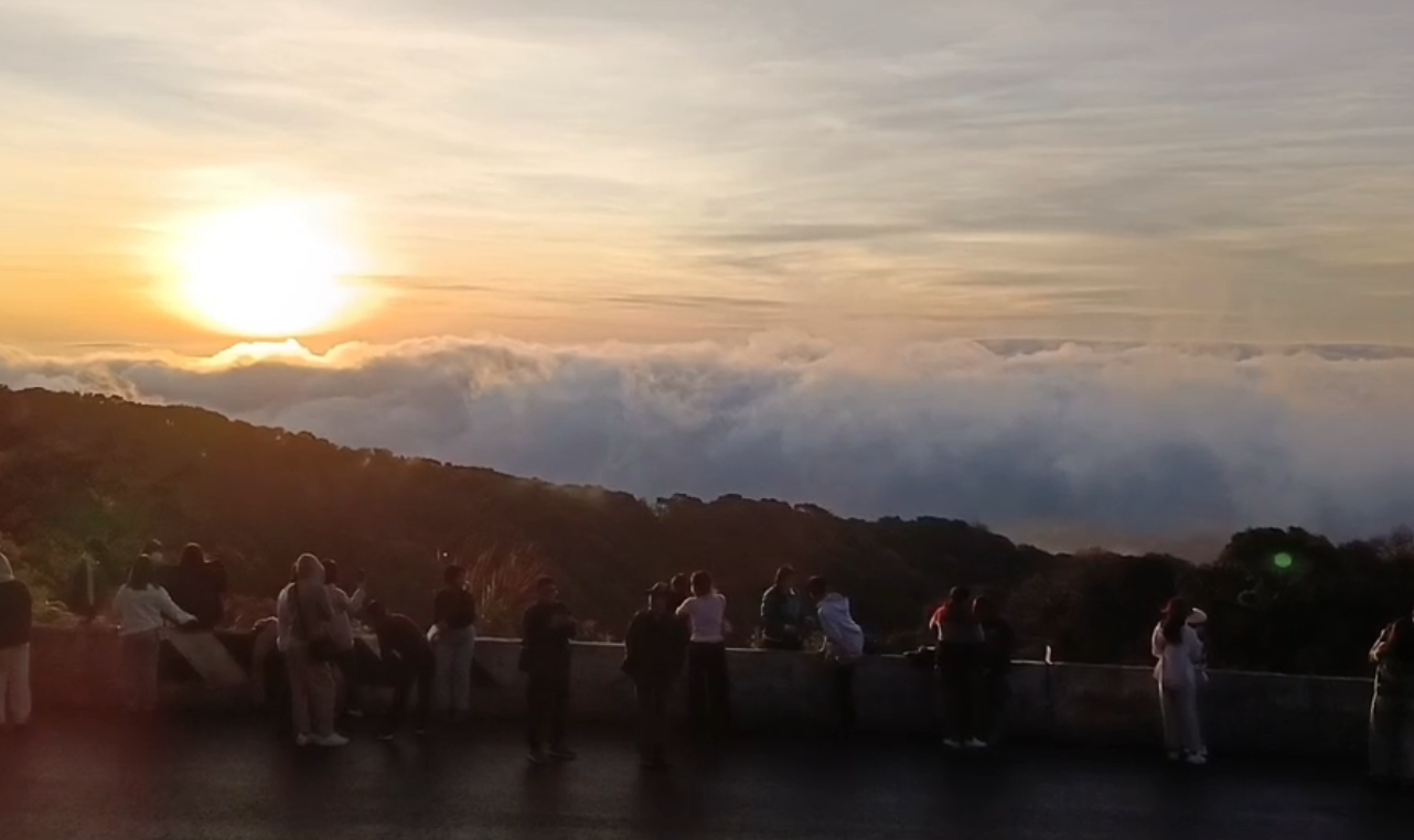 เชียงใหม่น่าเที่ยว! เข้าฤดูหนาวเป็นทางการ ‘ดอยอินทนนท์’ ฟ้าเปิดสวยงาม