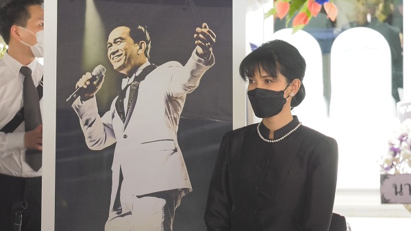  อี๊ฟ พุทธธิดา ฝันถึง คุณพ่อต้อย เศรษฐา มาบอกว่าหายแล้ว   (มีคลิป)