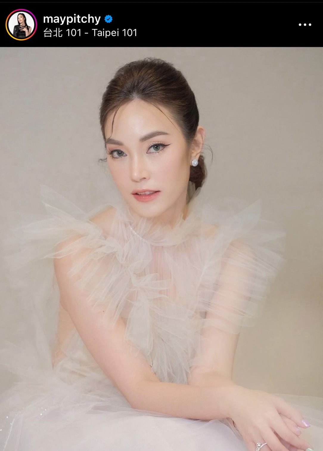 เมย์ พิชญ์นาฏ ฟาดกลับชาวเน็ต ปมชุดแย่งซีนงานแต่ง ปอย ลั่น! คนรู้กาลเทศะจะไม่พูดแบบนี้