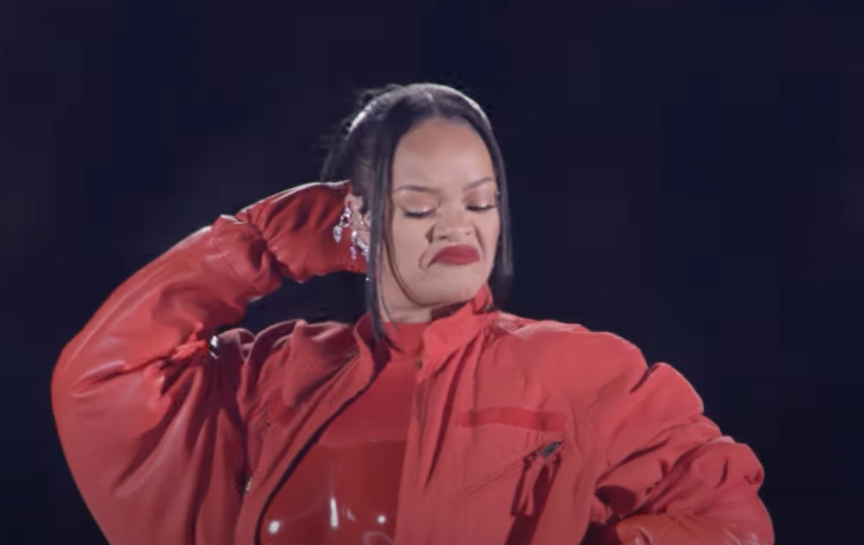 อาณิสงค์แม่ค้า! ริฮานนา ขึ้นโชว์ซูเปอร์โบวล์ยอดชม 113 ล้าน สูงสุดรอบ 6 ปี อาณิสงค์แม่ค้า! ริฮานนา ขึ้นโชว์ซูเปอร์โบวล์ยอดชม 113 ล้าน สูงสุดรอบ 6 ปี