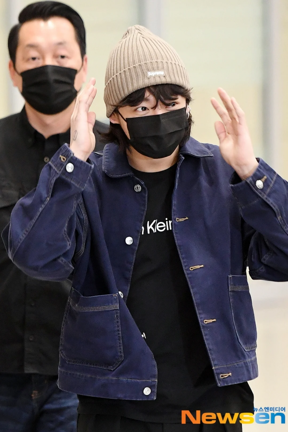 เผยลุคเข้ากรม!! ‘เจโฮป BTS’ โพสต์ภาพตัดผมก่อนรับใช้ชาติเป็นคนที่ 2 ของวง