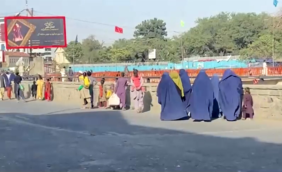 คาบูลแตก! ตาลีบันบุกยึดเมืองหลวงอัฟกานิสถานสำเร็จ - ปธน.หนีออกนอกประเทศ คาบูลแตก! ตาลีบันบุกยึดเมืองหลวงอัฟกานิสถานสำเร็จ - ปธน.หนีออกนอกประเทศ