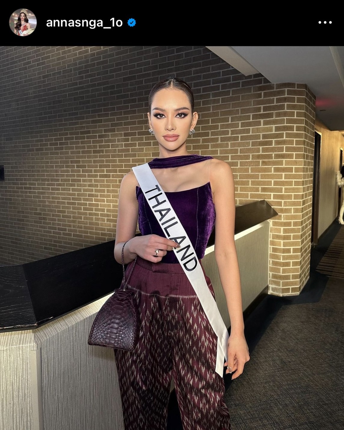 สวยสะพรั่ง แอนนา เสือ ใส่ชุดกี่เพ้าแดง งามสง่ารับตรุษจีน!!