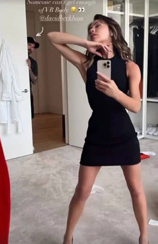 วิคตอเรีย เบ็คแฮม โพสต์รูป เดวิด เบ๊คแฮม แอบดูเธอเซลฟี่พร้อมแค็ปชั่นอวดสามี