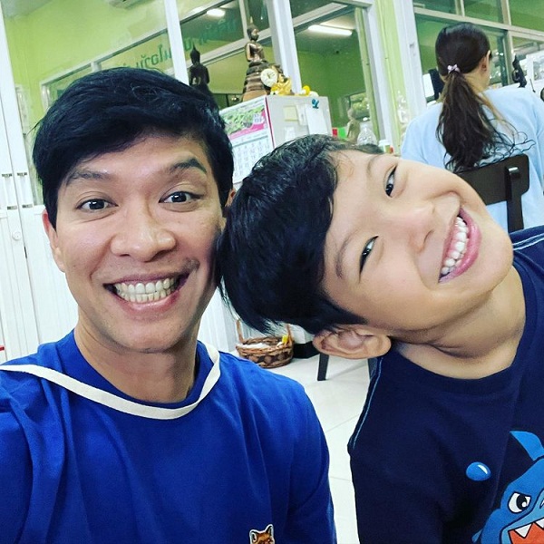 หนุ่ม คงกะพัน  สนับสนุนลูกชาย น้องภัทร ชื่นชอบกีฬากอล์ฟ (มีคลิป)