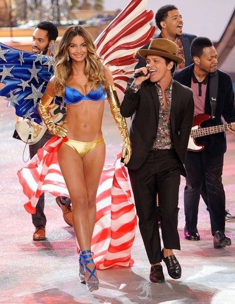 คัมแบ็กปลายปีนี้!! แฟชั่นโชว์ปีกนางฟ้า Victoria’s Secret คืนรันเวย์ในรอบ 4 ปี