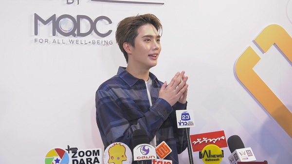 “อิน สาริน” ยืนยันไร้ปัญหาสองคู่จิ้น หลังปฏิเสธการถ่ายรูป (มีคลิป) “อิน สาริน” ยืนยันไร้ปัญหาสองคู่จิ้น หลังปฏิเสธการถ่ายรูป (มีคลิป)