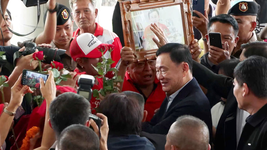 จับตาก้าวย่าง “ทักษิณ” พลิกเกมทวงแชมป์เลือกตั้งครั้งหน้า จับตาก้าวย่าง “ทักษิณ” พลิกเกมทวงแชมป์เลือกตั้งครั้งหน้า