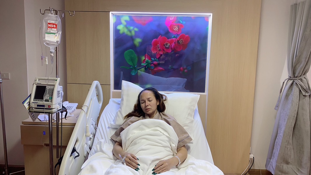 หมอลำชื่อดัง บัวผัน ทังโส มือเท้าชา หวั่นเส้นเลือดในสมองตีบ หมอลำชื่อดัง บัวผัน ทังโส มือเท้าชา หวั่นเส้นเลือดในสมองตีบ