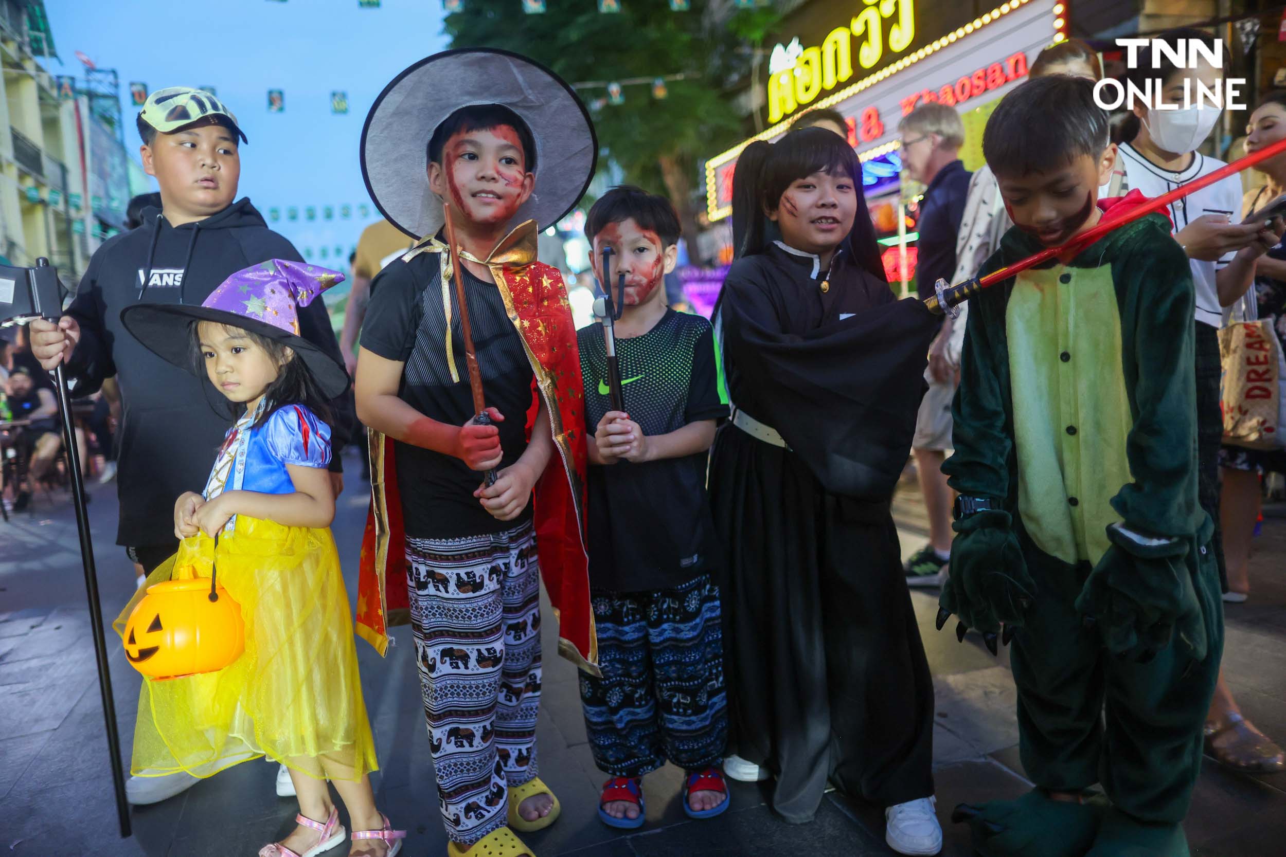 สวยหรือสยอง ขบวนภูตผีเทศกาลฮาโลวีนถนนข้าวสาร สวยหรือสยอง ขบวนภูตผีเทศกาลฮาโลวีนถนนข้าวสาร