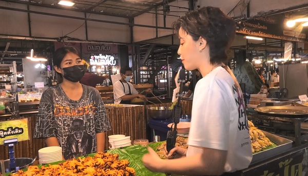 “นิ้ง ชัญญา” พาออกล่าหากินในยามค่ำคืน   (มีคลิป)