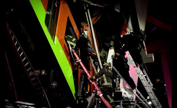 ทางรถไฟยกระดับถล่มในเม็กซิโก รถไฟฟ้าร่วงตก เสียชีวิตเพียบ!