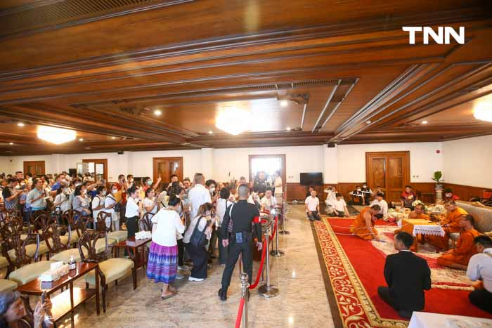 เข้ากราบ “หลวงปู่ ศิลา” พุทธศาสนิกชนแน่นวัดบวรฯตั้งแต่เช้า เข้ากราบ “หลวงปู่ ศิลา” พุทธศาสนิกชนแน่นวัดบวรฯตั้งแต่เช้า