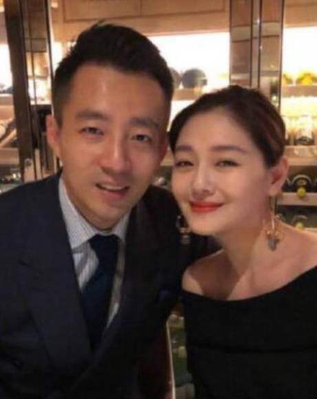 ต้าเอส ได้พบกับ กูจุนยอบ สามีของเธอแล้ว หลังจากที่ไม่ได้เจอกันมานานกว่า 20 ปี ต้าเอส ได้พบกับ กูจุนยอบ สามีของเธอแล้ว หลังจากที่ไม่ได้เจอกันมานานกว่า 20 ปี