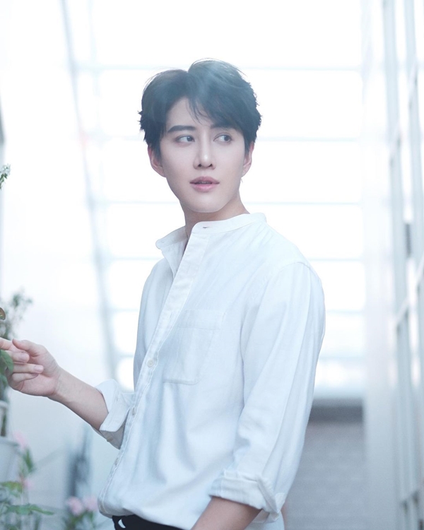 ไมค์ พิรัชต์ มอบชุดป้องกัน Cover All ให้บุคลากรทางการแพทย์ ไมค์ พิรัชต์ มอบชุดป้องกัน Cover All ให้บุคลากรทางการแพทย์