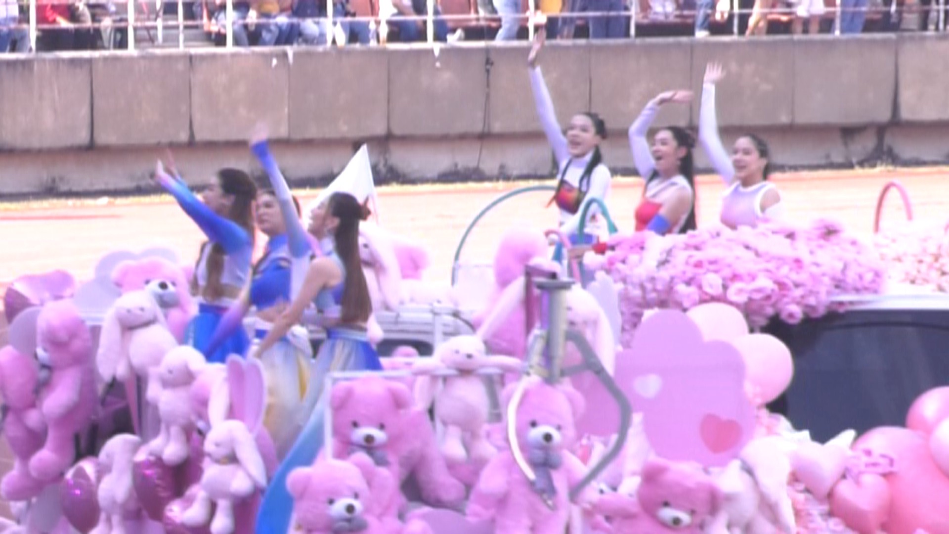 นั่นคือสิ่งที่ทำให้ เบลล่า ราณี หัวใจฟู นั่นคือสิ่งที่ทำให้ เบลล่า ราณี หัวใจฟู