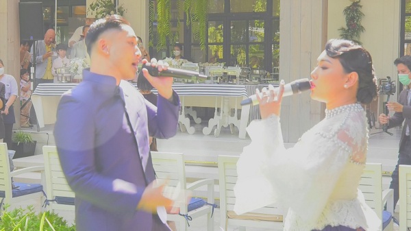 ดา -เดนนิส ควงคู่ เข้าพิธีหมั้นสุดอบอุ่น   (มีคลิป)