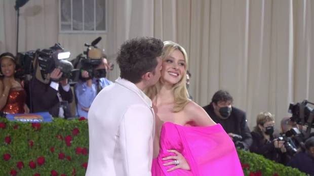 แตกคอกันเสียแล้ว?!! ลือสะใภ้ใหญ่บ้าน ‘เบ็คแฮม’ ไม่ลงรอยแม่สามี