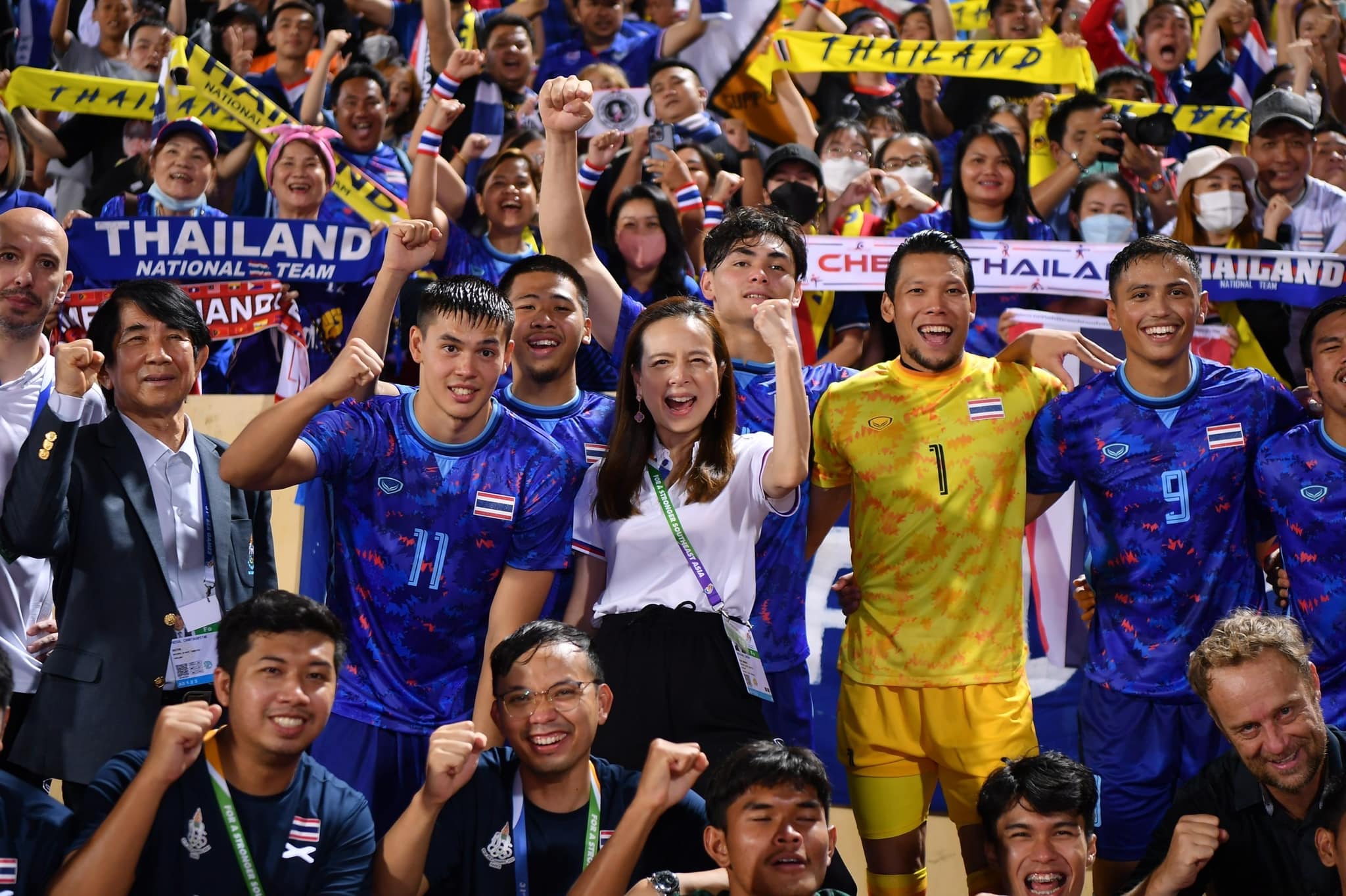 มอบอัดฉีด 1 ล้าน!! มาดามแป้ง-มะนาว เฮ ช้างศึกเข้ารอบชิงชนะเลิศ ซีเกมส์ 2021 มอบอัดฉีด 1 ล้าน!! มาดามแป้ง-มะนาว เฮ ช้างศึกเข้ารอบชิงชนะเลิศ ซีเกมส์ 2021