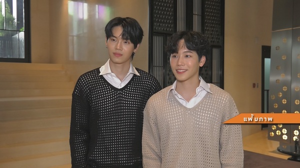 แฟนๆ ร่วมยินดีบัณฑิตป้ายแดงเกียรตินิยมอันดับหนึ่ง “หยิ่น อานันท์” (มีคลิป) แฟนๆ ร่วมยินดีบัณฑิตป้ายแดงเกียรตินิยมอันดับหนึ่ง “หยิ่น อานันท์” (มีคลิป)