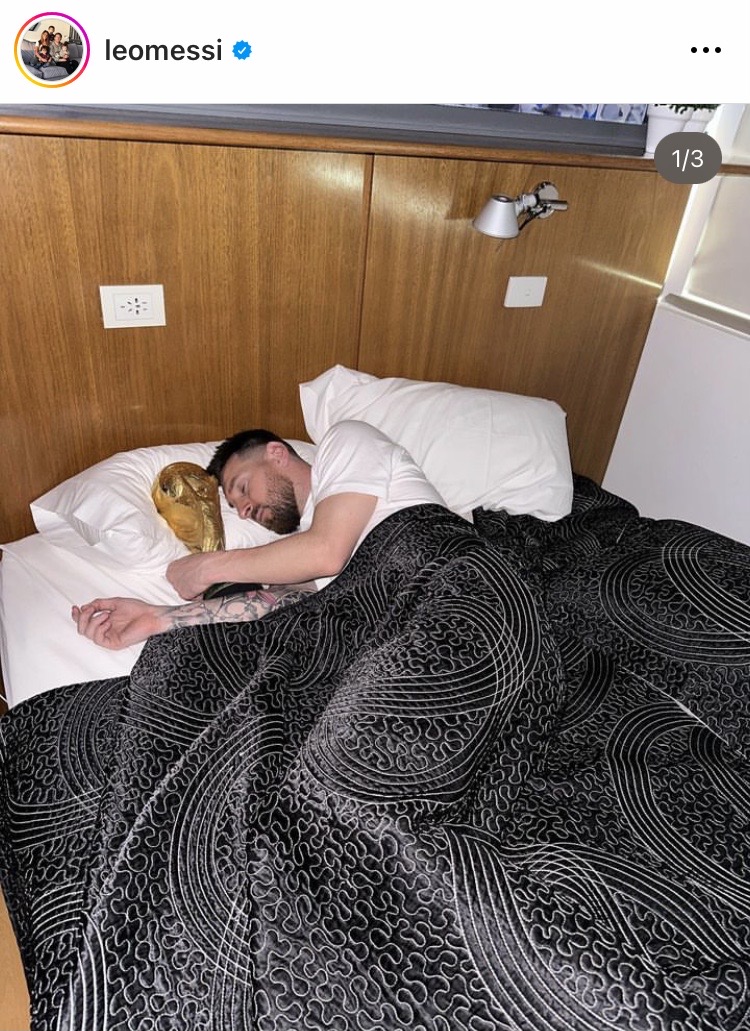 'เมสซี่' แชมป์โลกบนIG!! โพสต์ฉลองชัยฟุตบอลโลกทีมอาร์เจนฯ ยอดไลค์แซงภาพไข่ 'เมสซี่' แชมป์โลกบนIG!! โพสต์ฉลองชัยฟุตบอลโลกทีมอาร์เจนฯ ยอดไลค์แซงภาพไข่