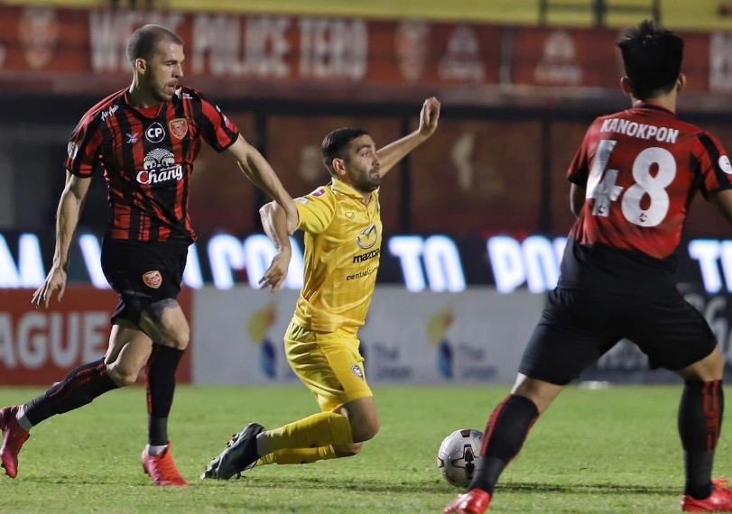 ธณชัยอย่างเซฟ! 'เทโร' ยิงยังไงก็ไม่เข้าเปิดรังเจ๊า 'นครราชสีมา' 0-0