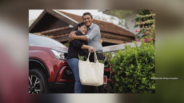 “เอ๋ ไพโรจน์ - จิ๋ม ลลนา” ดีใจกระแสหนัง “วัยอลวนฮ่า” แฟนคลับเหมาโรงดู (มีคลิป) “เอ๋ ไพโรจน์ - จิ๋ม ลลนา” ดีใจกระแสหนัง “วัยอลวนฮ่า” แฟนคลับเหมาโรงดู (มีคลิป)