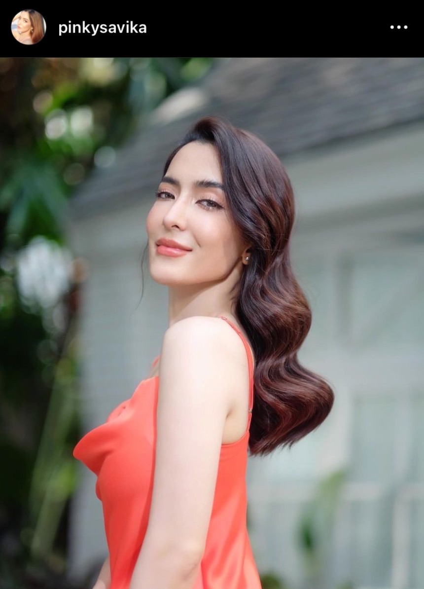 เพื่อนบ้านยืนยัน พิ้งกี้ สาวิกา ไม่ได้อยู่บ้านโซนโชคชัย 4 เกิน 10 ปีแล้ว เพื่อนบ้านยืนยัน พิ้งกี้ สาวิกา ไม่ได้อยู่บ้านโซนโชคชัย 4 เกิน 10 ปีแล้ว