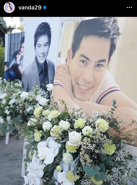 โบว์ แวนด้า และน้องมะลิ ทำบุญ 6 ปี การจากไปของ “ปอ ทฤษฎี” โบว์ แวนด้า และน้องมะลิ ทำบุญ 6 ปี การจากไปของ “ปอ ทฤษฎี”