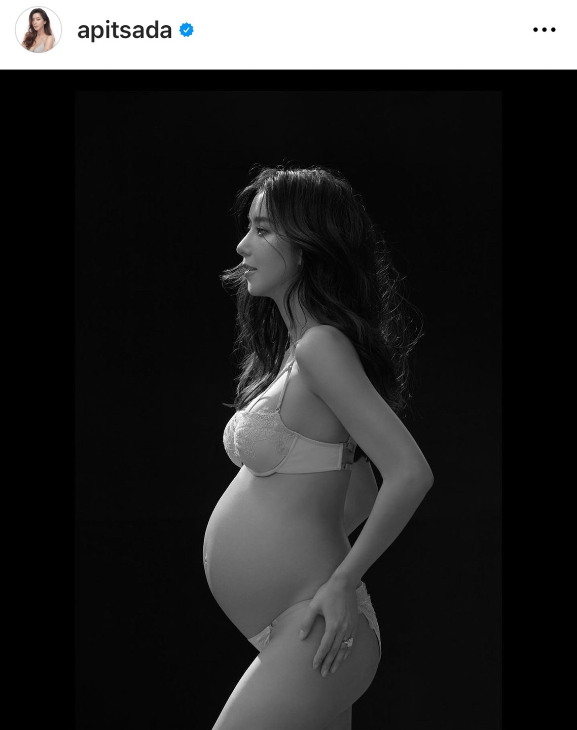 ไอซ์ อภิษฎา ว่าที่คุณแม่สุดแซ่บ อวยพรปีใหม่ 