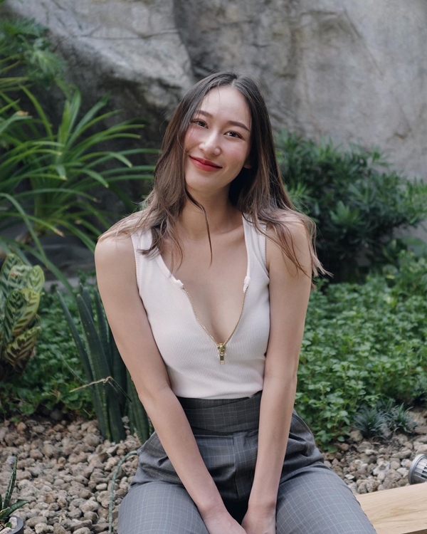 ทับทิม เดอะเฟซ ตอบแล้ว!! หลังโดนถามความสัมพันธ์แฟนหนุ่มกับ กวาง เดอะเฟซ ทับทิม เดอะเฟซ ตอบแล้ว!! หลังโดนถามความสัมพันธ์แฟนหนุ่มกับ กวาง เดอะเฟซ