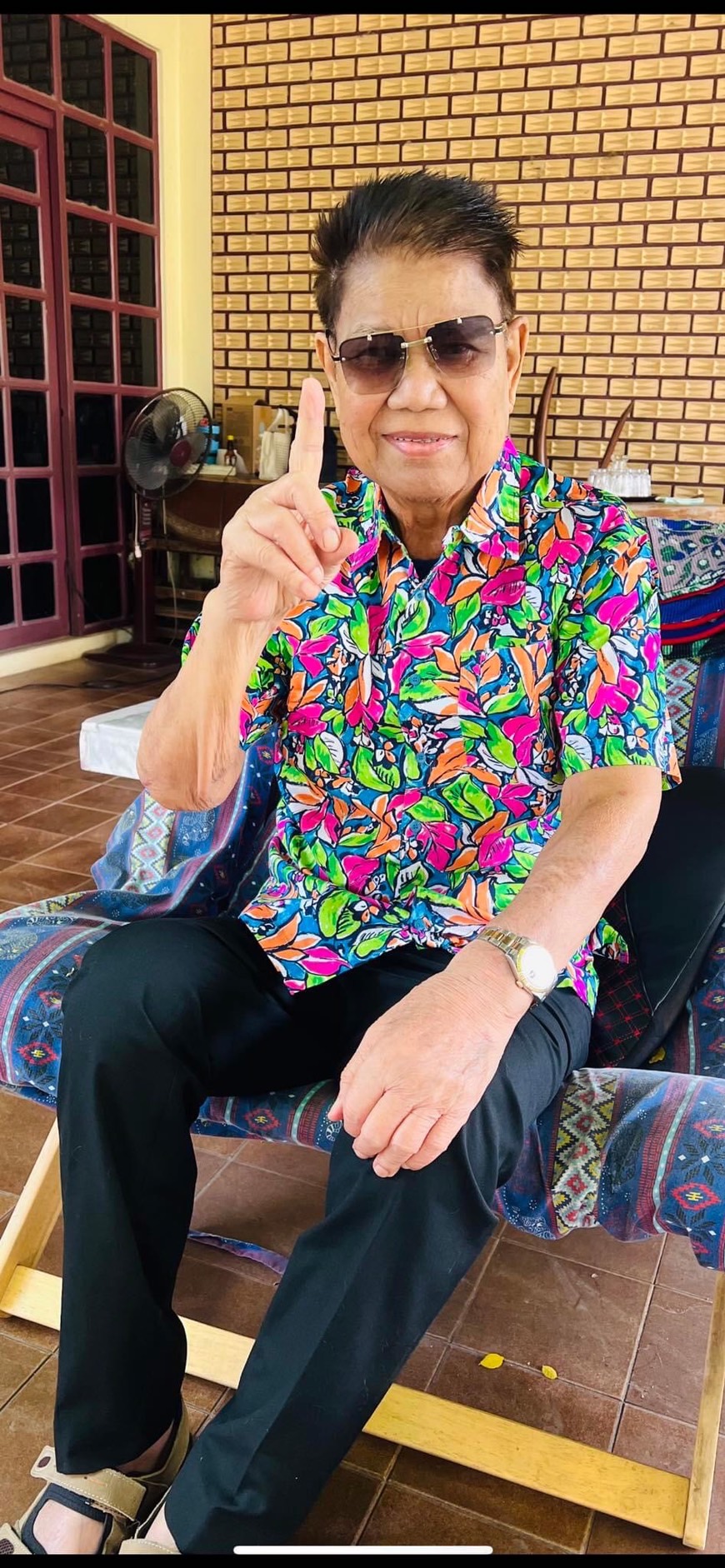 ด่วน! ครูชลธี ธารทอง แอดมิทโรงพยาบาล หลังพบติดเชื้อในกระแสเลือด