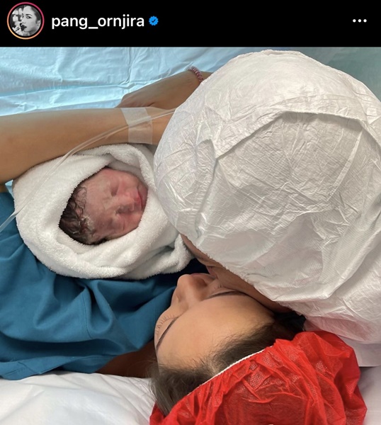 แป้ง อรจิรา คลอดลูกสาวคนแรกแล้ว!! แป้ง อรจิรา คลอดลูกสาวคนแรกแล้ว!!