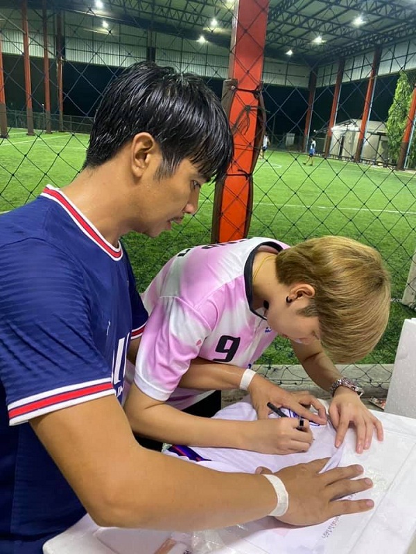  “ก้อง ห้วยไร่” กักตัวต่ออีก 3 วัน และตรวจหาเชื้อเพื่อความแน่ใจอีกครั้ง (มีคลิป)