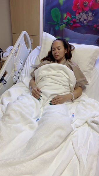 หมอลำชื่อดัง บัวผัน ทังโส มือเท้าชา หวั่นเส้นเลือดในสมองตีบ หมอลำชื่อดัง บัวผัน ทังโส มือเท้าชา หวั่นเส้นเลือดในสมองตีบ